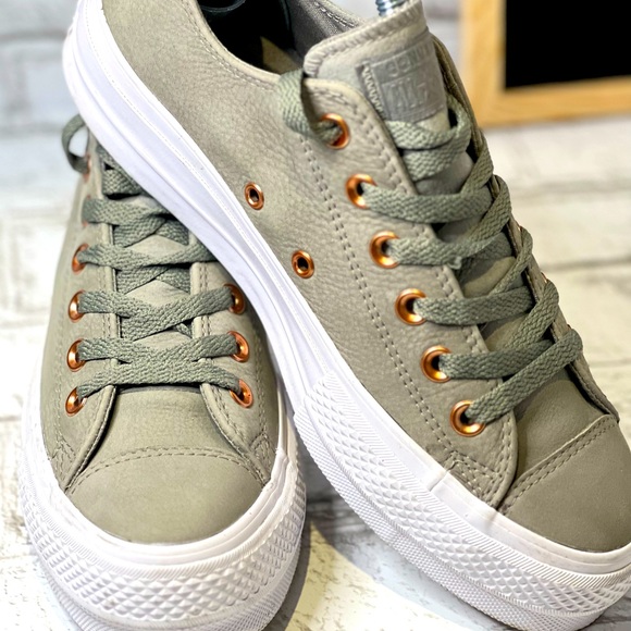 🍀Chuck Taylor All Star Leather Platform Sneaker - Picture 8 of 10